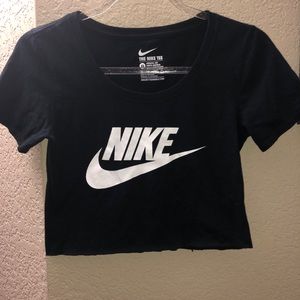 Nike cropped tee